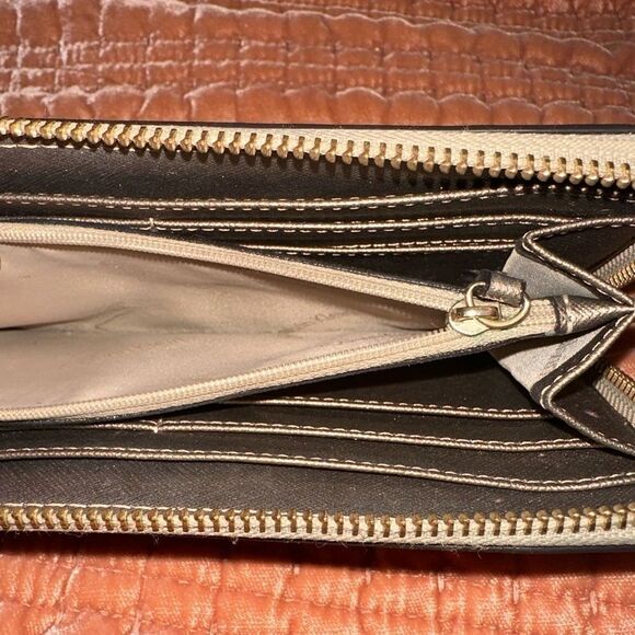 Calvin Klein Stefano, Continental  zip wallet, new without tags - Picture 5 of 6